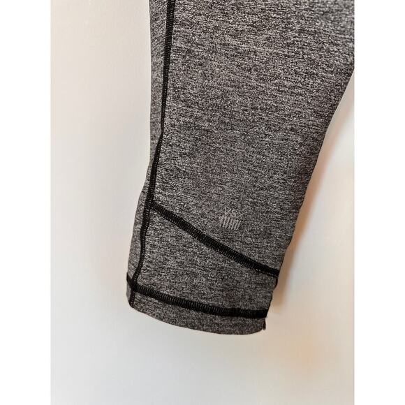 Victoria's Secret VSX Size Medium Gray Knockout Crop Leggings Activewear Yoga - Picture 6 of 13